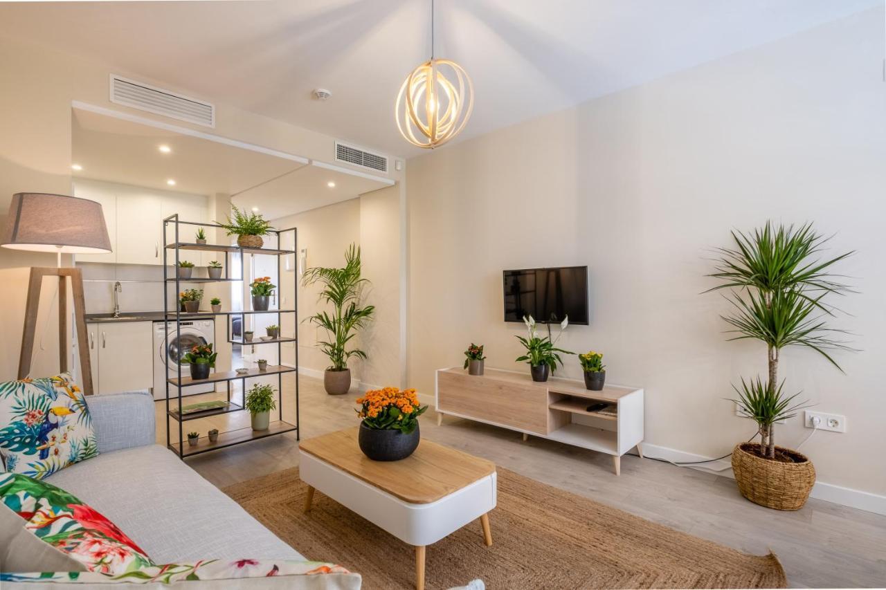 Minty Stay - Trinidad Apartments Малага Экстерьер фото